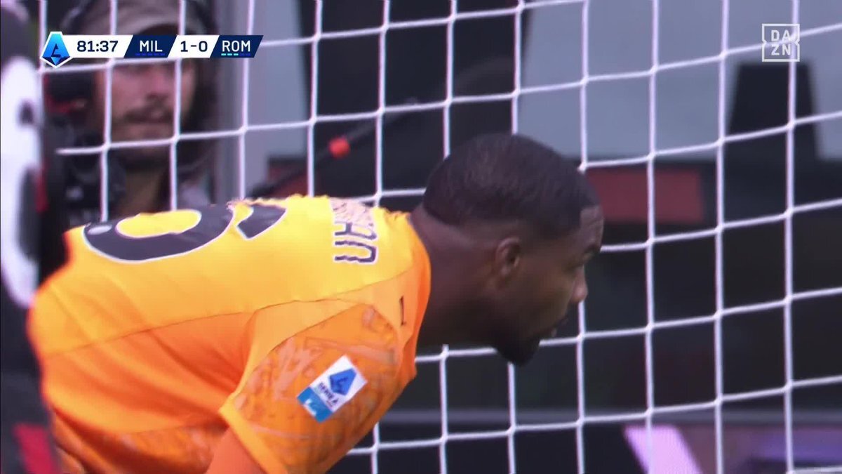 メニャン選手のスーパーセーブにファン興奮！