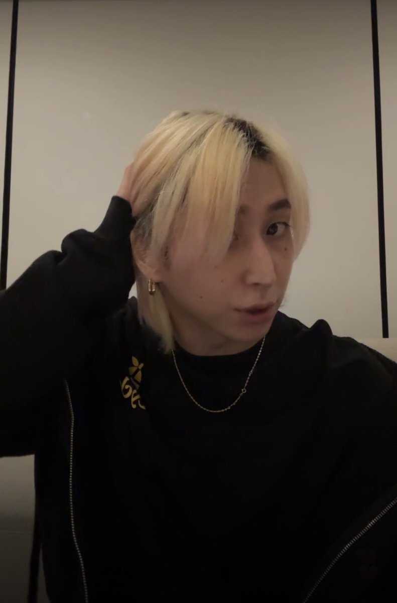 Snow Man佐久間大介、金髪ヘア公開でファン歓喜！(2025/11/03)｜SNSの