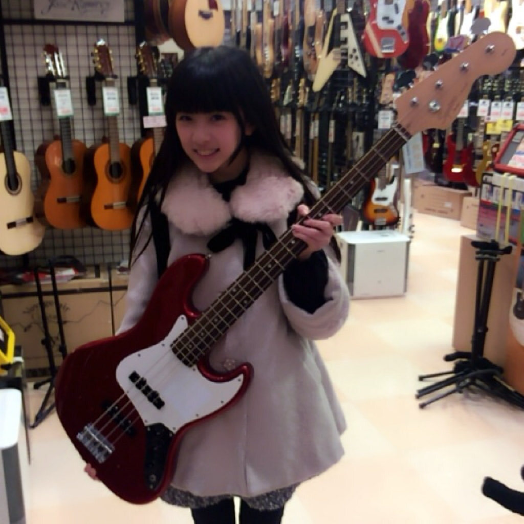 ベースの日、SNSで盛り上がりを見せる！