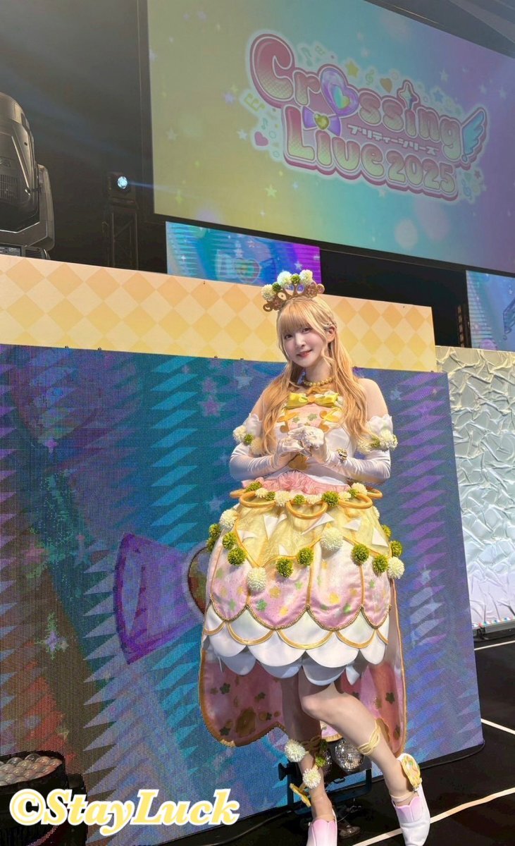 久保ユリカ、プリンセスつむぎで魅了！「クロッシングライブ2025」ファン興奮