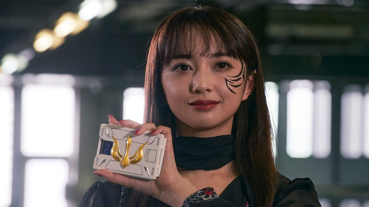 小宮有紗、黒いファムから変身！仮面ライダーファタルが誕生