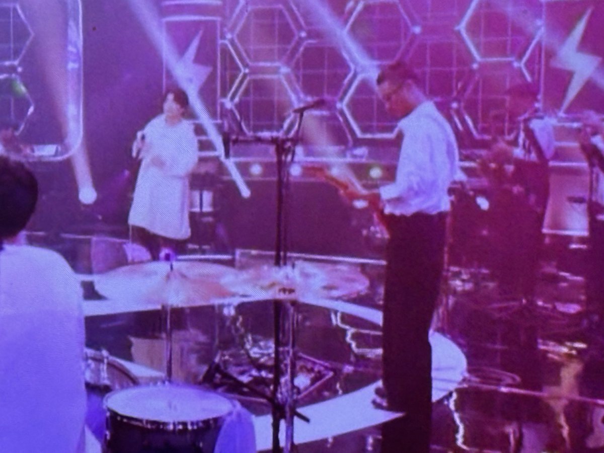 星野源プラチナライブ、長岡亮介のギター演奏にファン興奮！