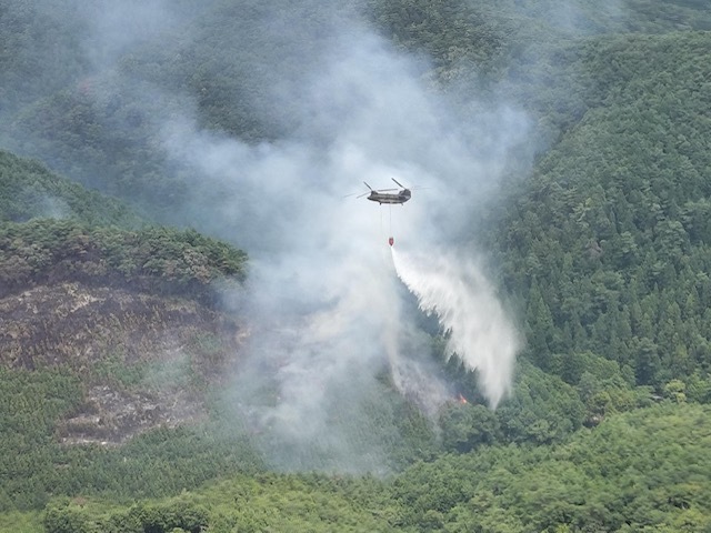 群馬・妙義山で山火事、自衛隊に災害派遣要請