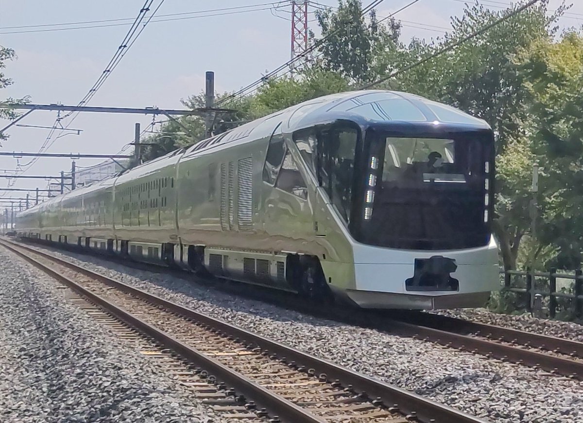 値下げTRAIN SUITE四季島 ピンバッジ ハンカチ ステッカー 旗 未