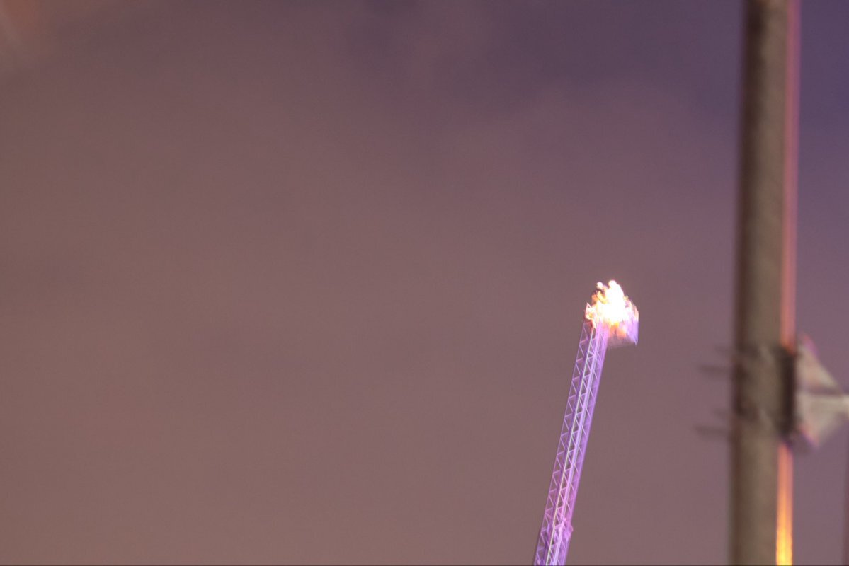 エキスポシティ観覧車、落雷で乗客閉じ込め、救出完了 