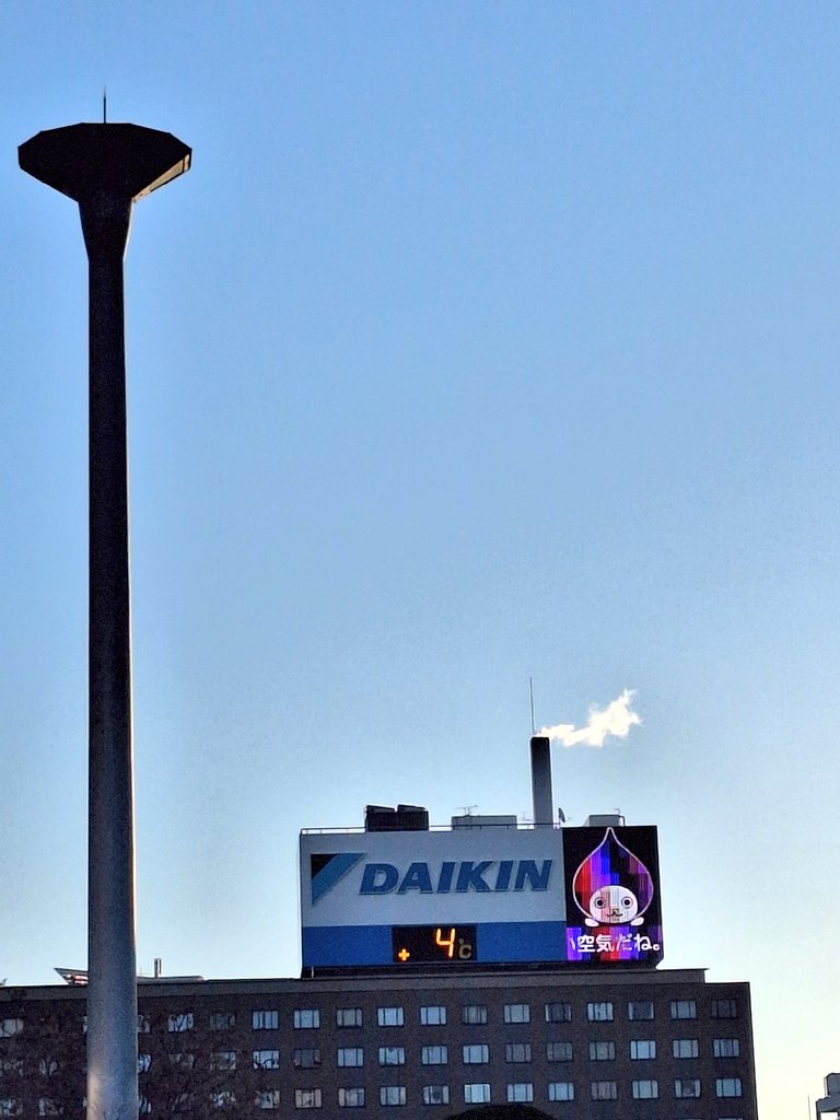 出社エピソードが話題に！水筒持ち込みや服装自由化も