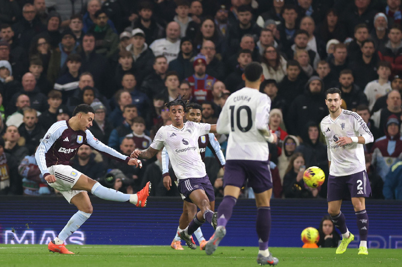 ロジャーズ2発でアストン・ヴィラ、マンU破り10連勝達成！