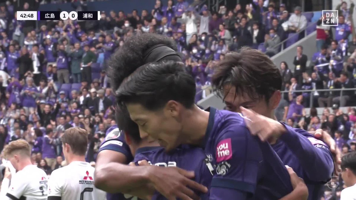 グスタフソン交代はなぜ？浦和レッズのファンが疑問視