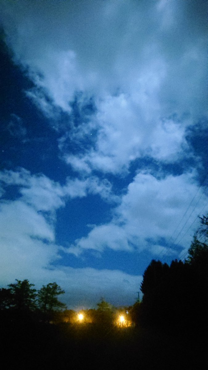 ラジオ深夜便で話題の楽曲は？