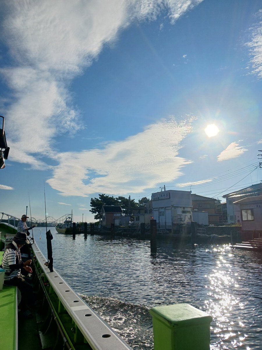 クリスマスイブ、SNSで祝福と温かいメッセージが溢れる