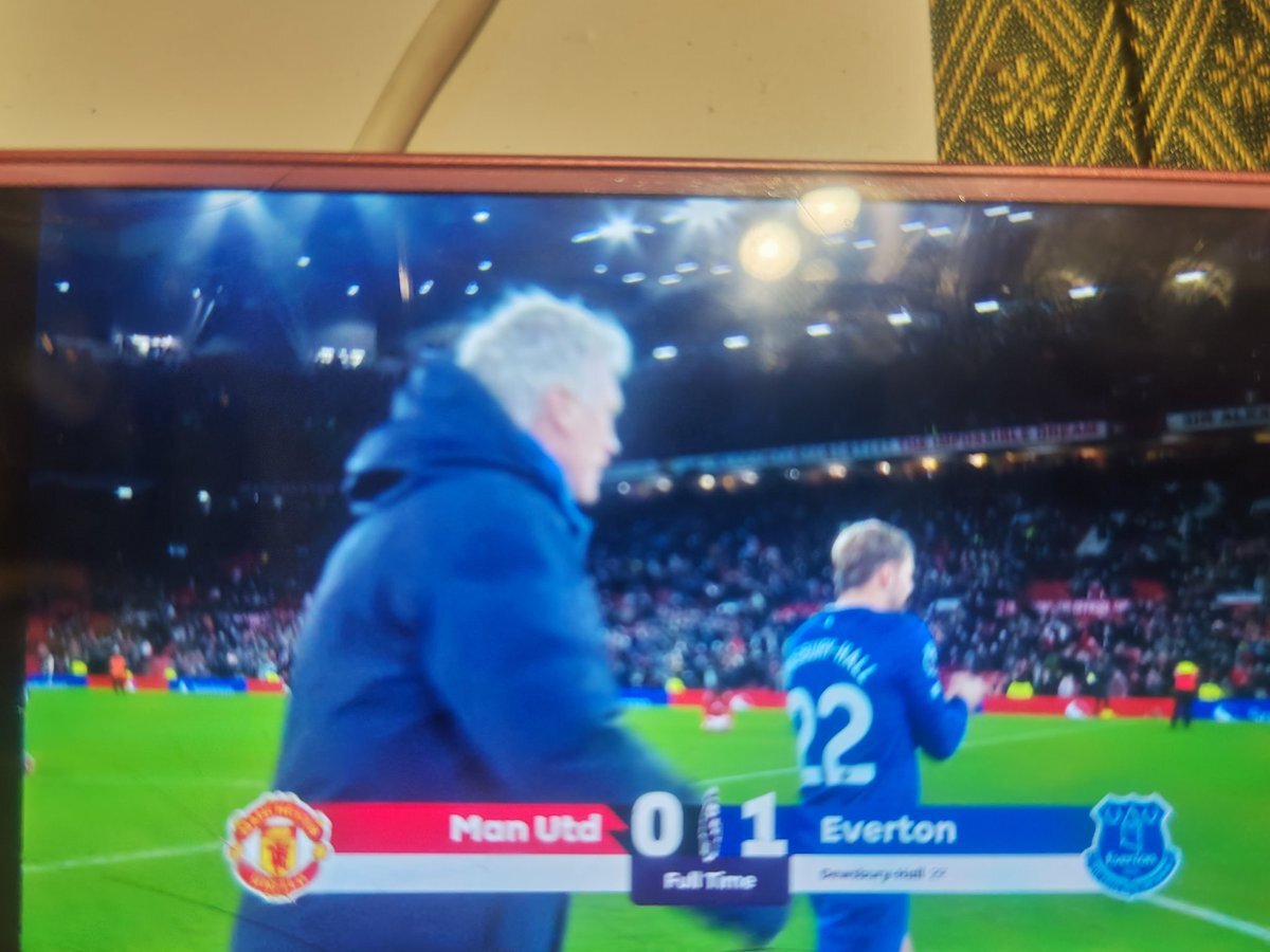 マンチェスター・ユナイテッド、1人少ないエヴァートンにホームで敗北