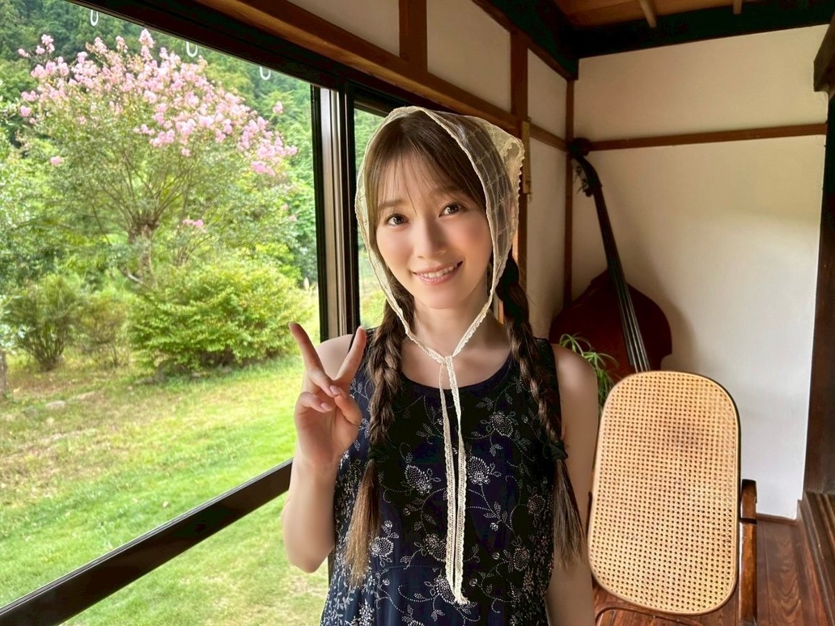 週刊少年サンデー、守屋麗奈さんが表紙を飾る！
