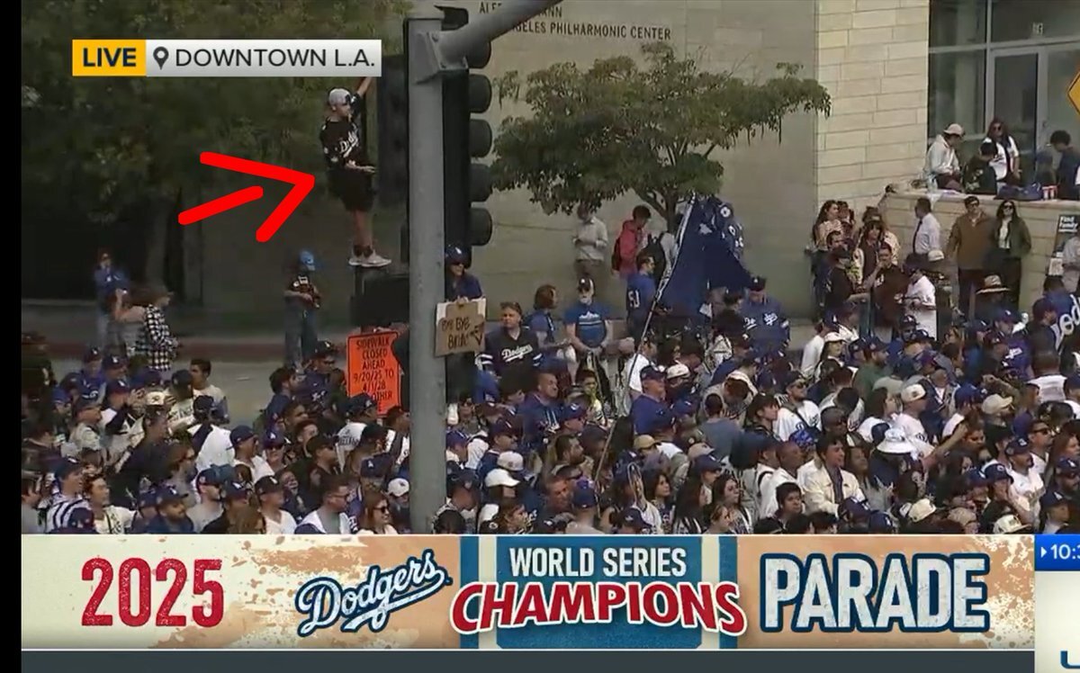 ドジャース優勝パレード、ロサンゼルスは大興奮！