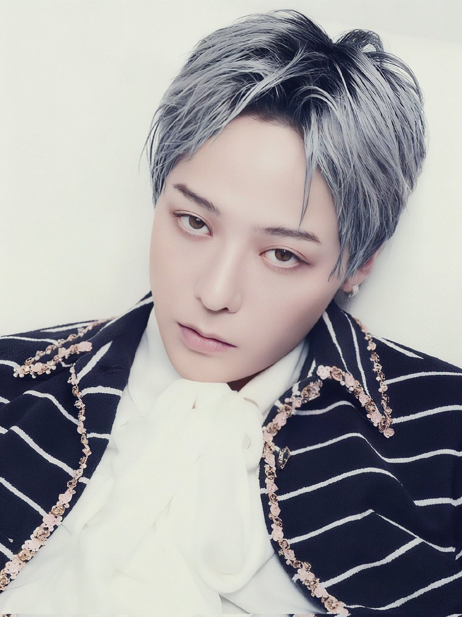 ジヨン&スンリ VI(スンリ)へ宛てたG-DRAGONの「予言」寄せ書きの内容に驚き