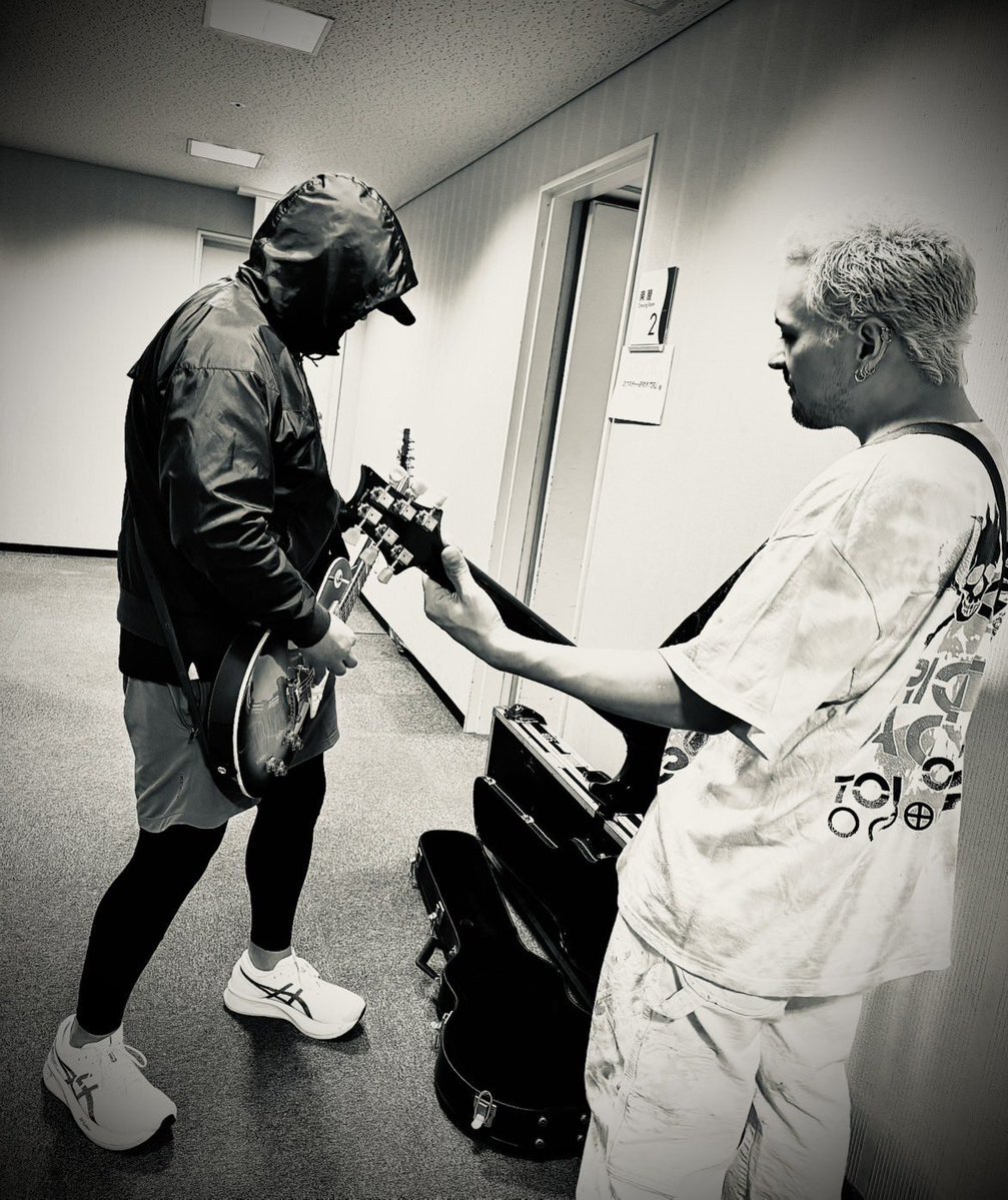 BTS JIN、誕生日を迎えファンから祝福殺到！