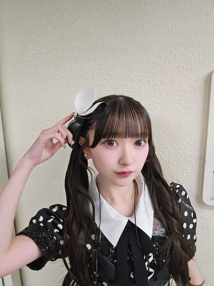 AKB48、ノースリーブスと「純愛のクレッシェンド」でファン感動