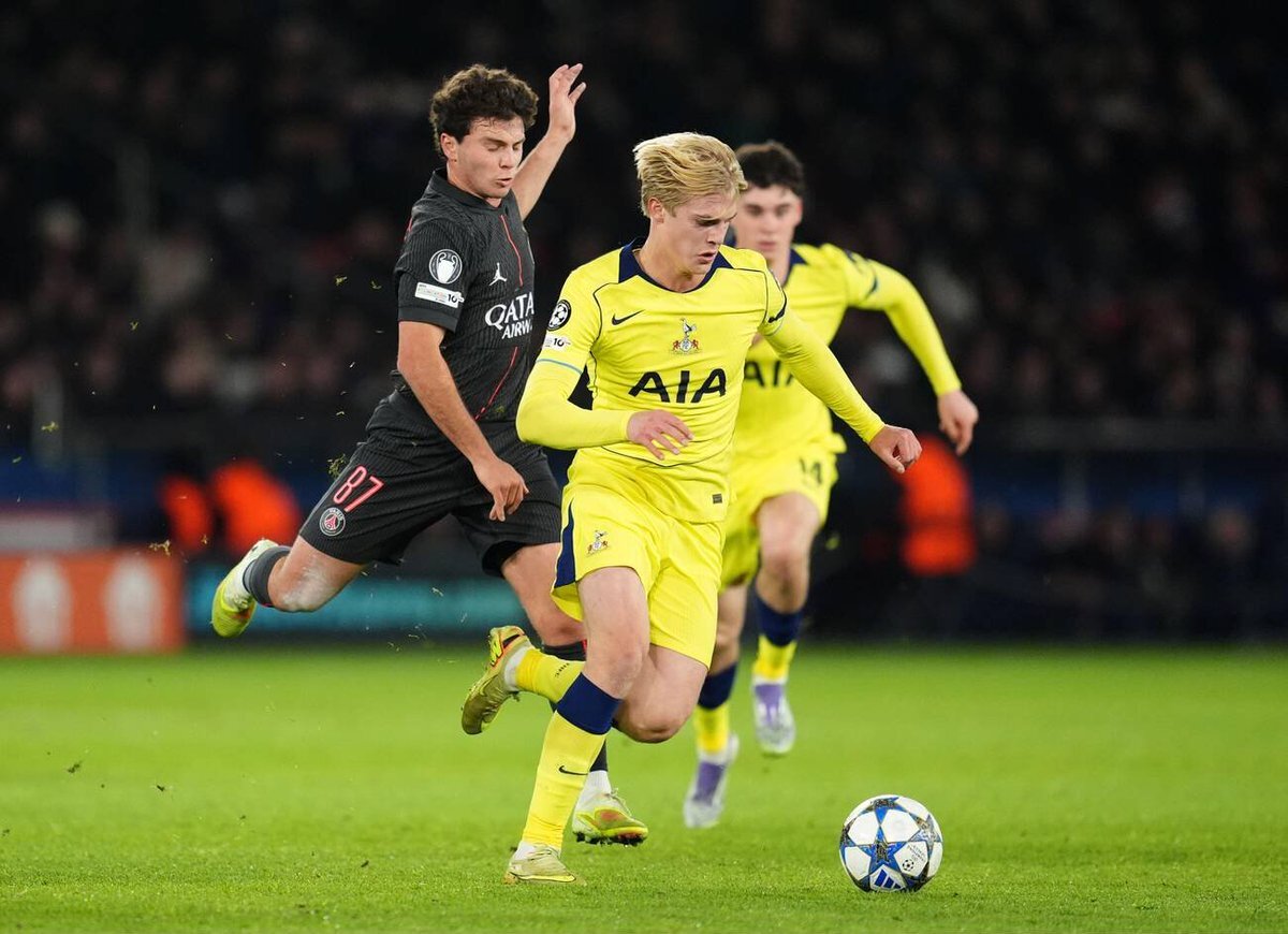 ヴィティーニャのスーパーゴールにファン興奮！「チート」「バケモン」の声