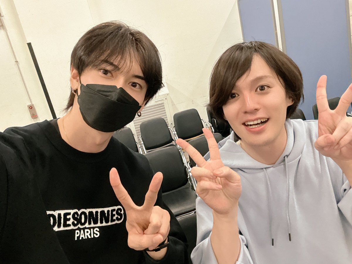 js  胸見せ  ライブ配信 