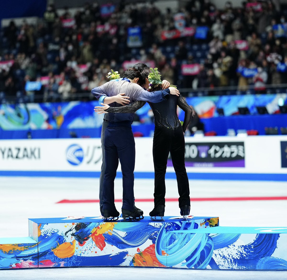 全日本フィギュア男子、3人で表彰台に！鍵山優真の連覇にファン感動