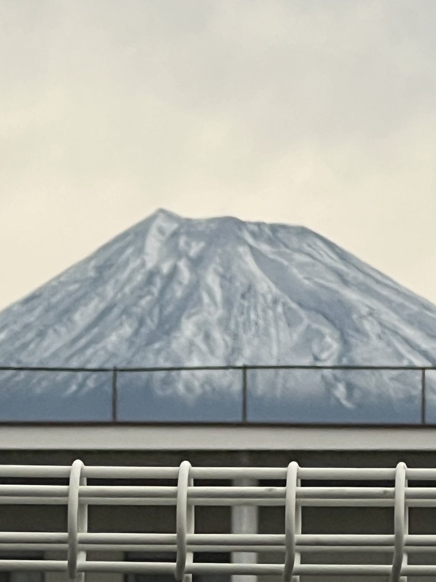富士山に初冠雪！SNS上では歓喜の声が多数
