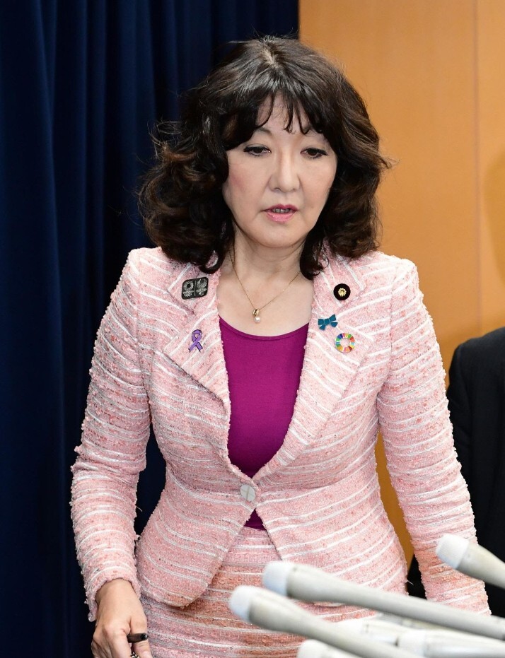 片山さつき氏、走行距離課税検討否定