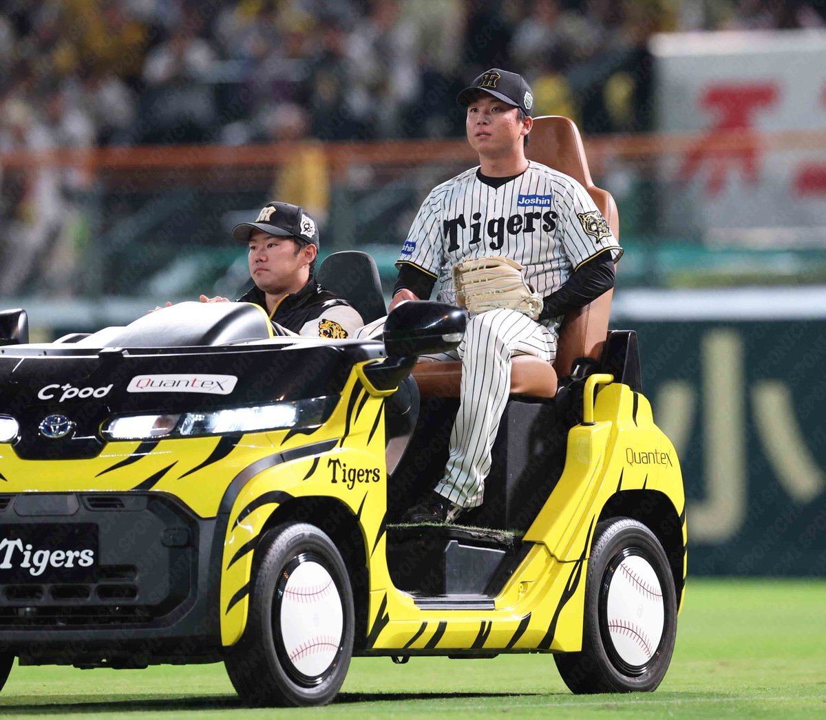 リリーフカー登場！解説席は村上選手の車酔い心配で笑いに包まれた