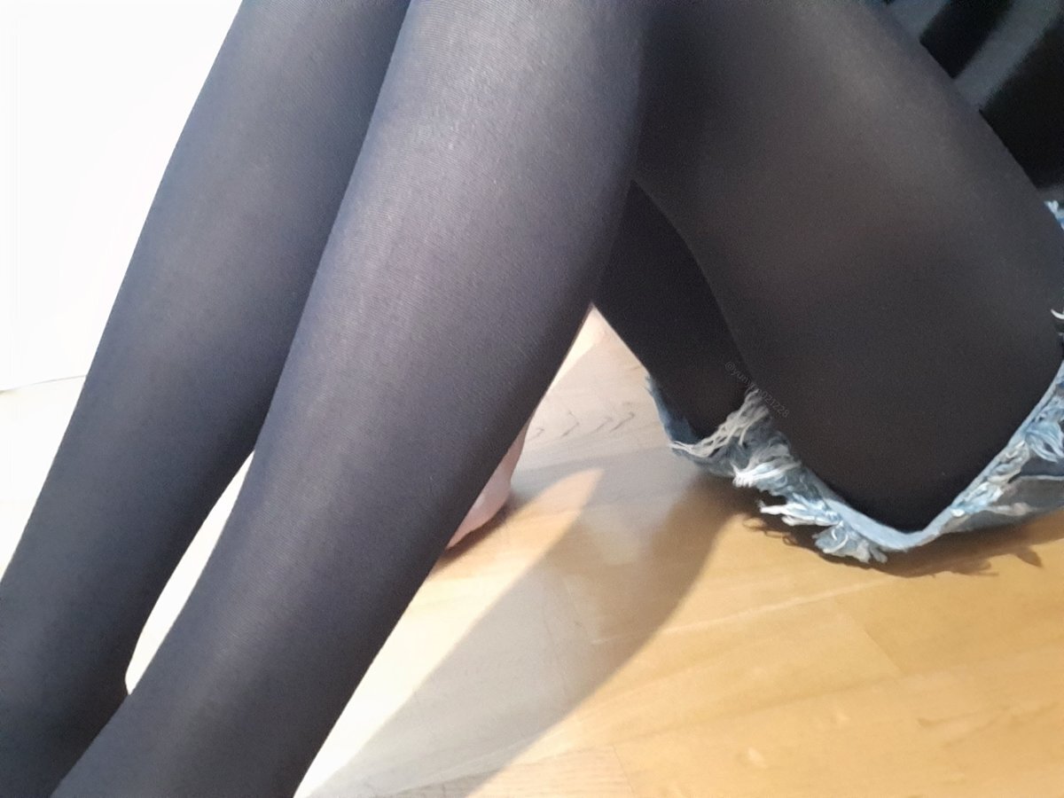 熟女 パンストのセンターライン 