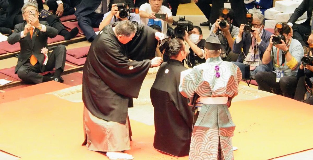 貴景勝 断髪式 湊川親方襲名会場限定ピケベアTシャツ 行司 黒 貴景勝 断髪式 湊川親方襲名会場限定ピケベアTシャツ 行司 黒