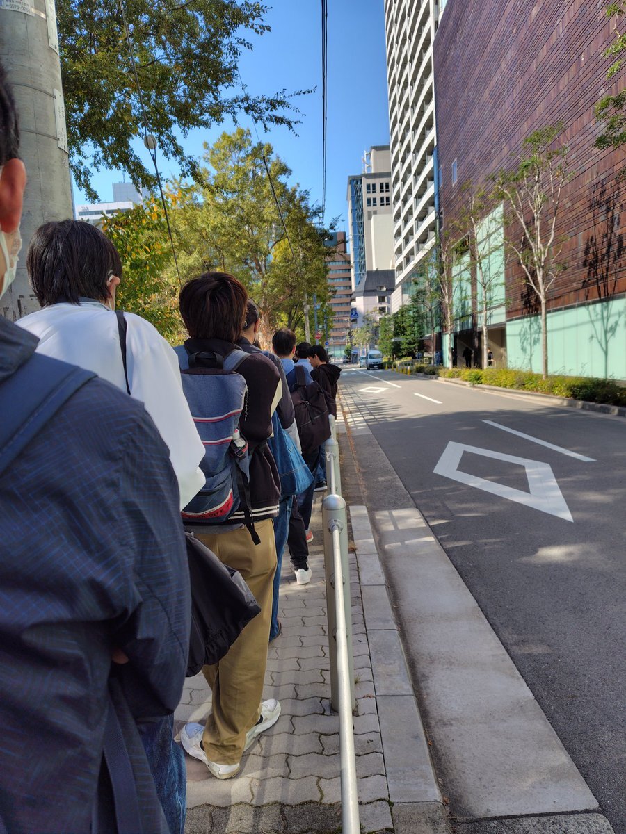 近所の人々との複雑な関係がSNSで話題に