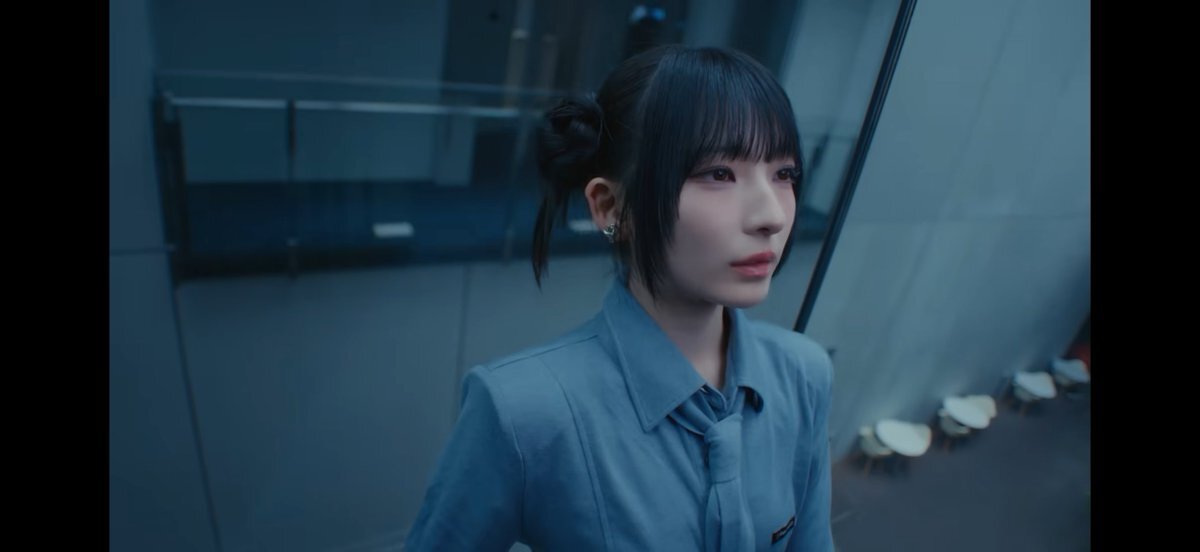 ≠ME 永田詩央里、リムレス眼鏡姿で話題に！