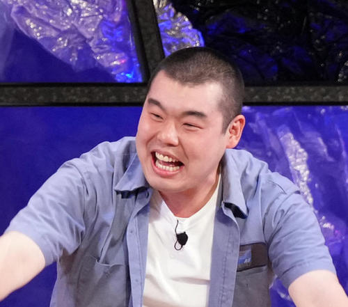 お笑いコンビ「金の国・渡部おにぎり」が「XENO」に改名！ 