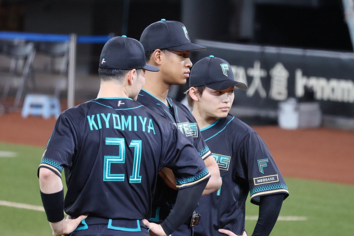 日本ハム2026年限定ユニ、黒基調のデザインにファン興奮