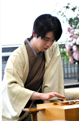 藤井竜王、史上3人目永世竜王に！5連覇達成