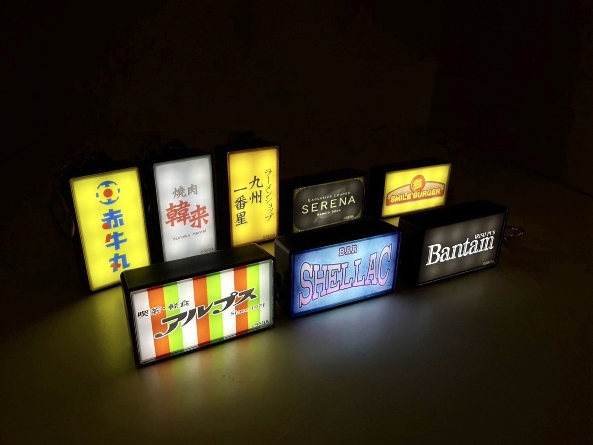 新宿歌舞伎町、イベントと現実の対比が話題に