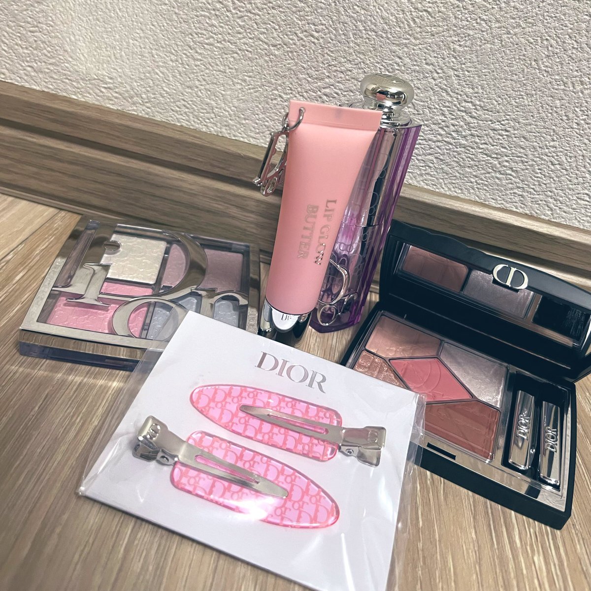 dior ノベルティ ヘアクリップ」のYahoo!リアルタイム検索 - X