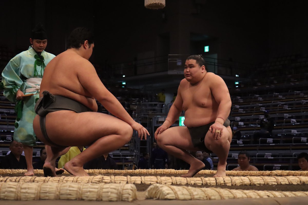旭富士と天昇山、前相撲で圧巻の対戦！