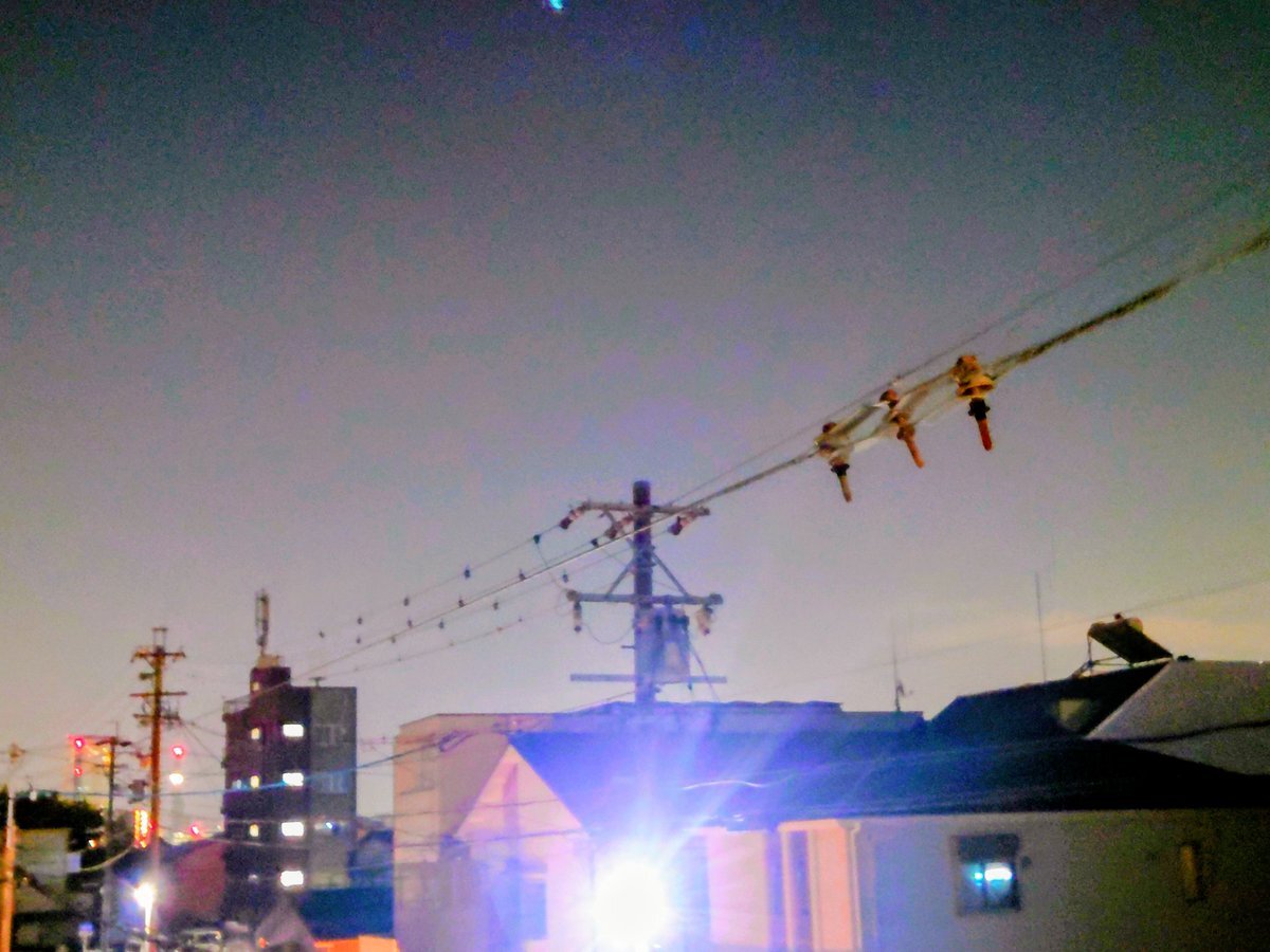 週末は休みなのに… 多くのユーザーが休日出勤を報告