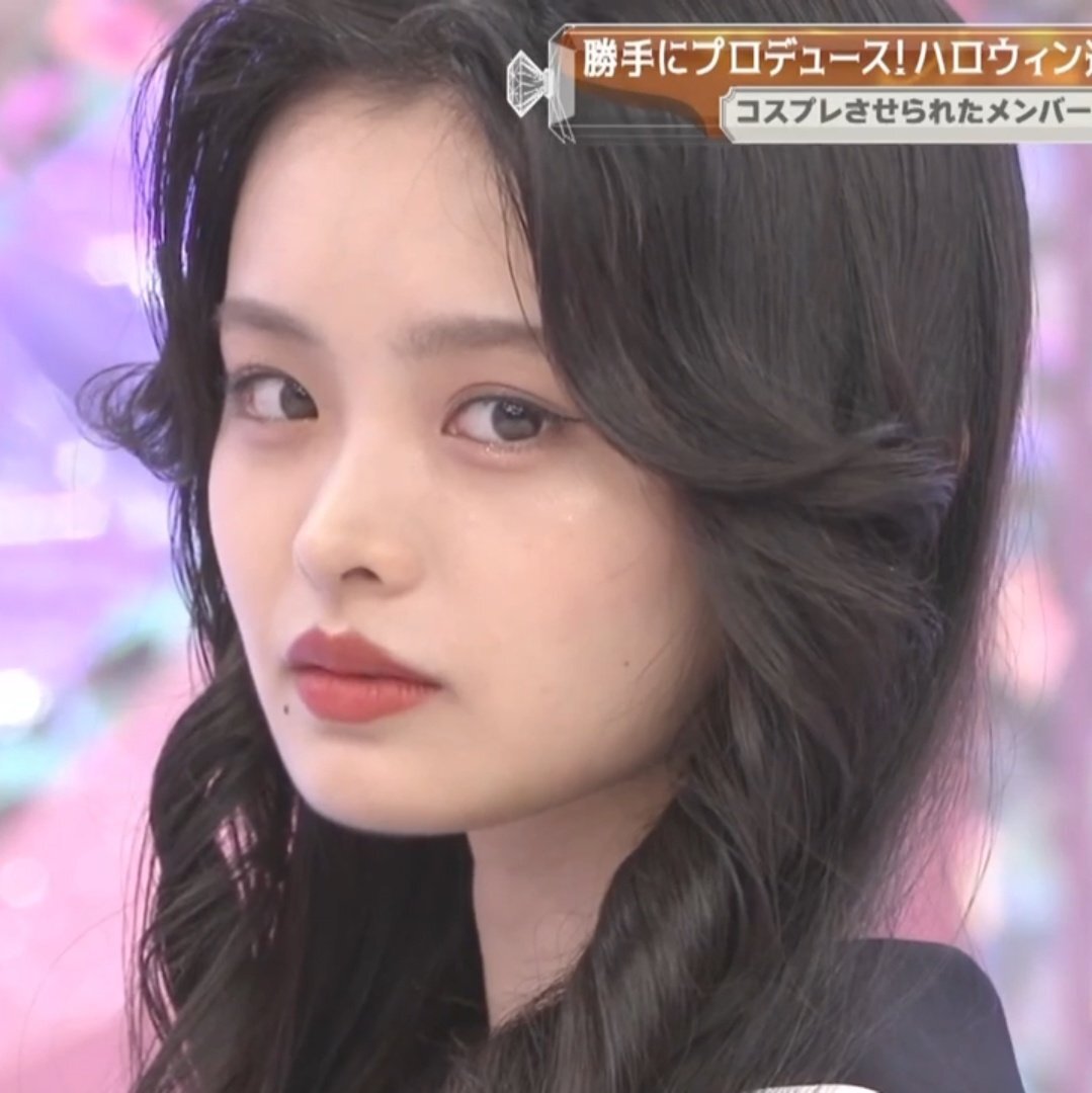 浅井恋乃未、スケバンコスプレで話題に！