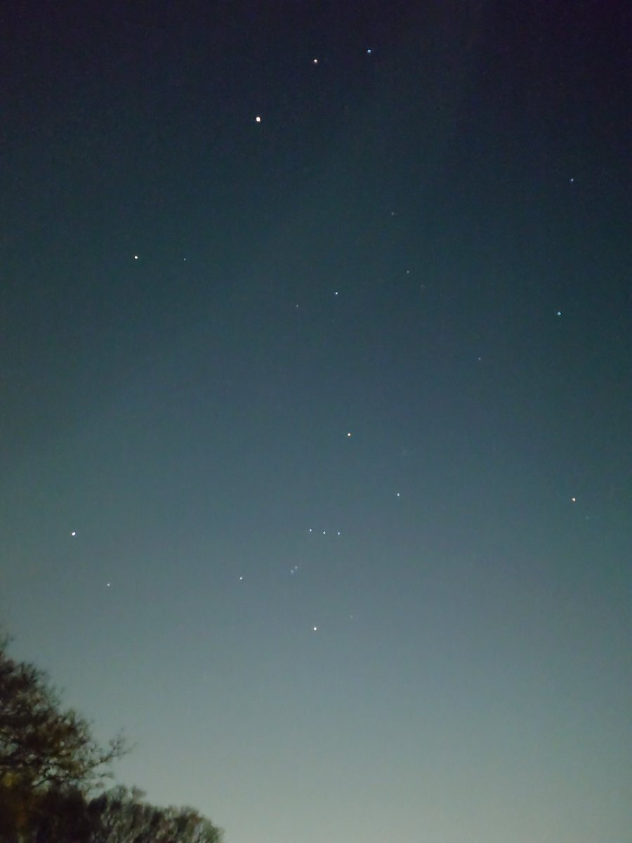 12月1日、暦やイベント情報がSNSで話題に