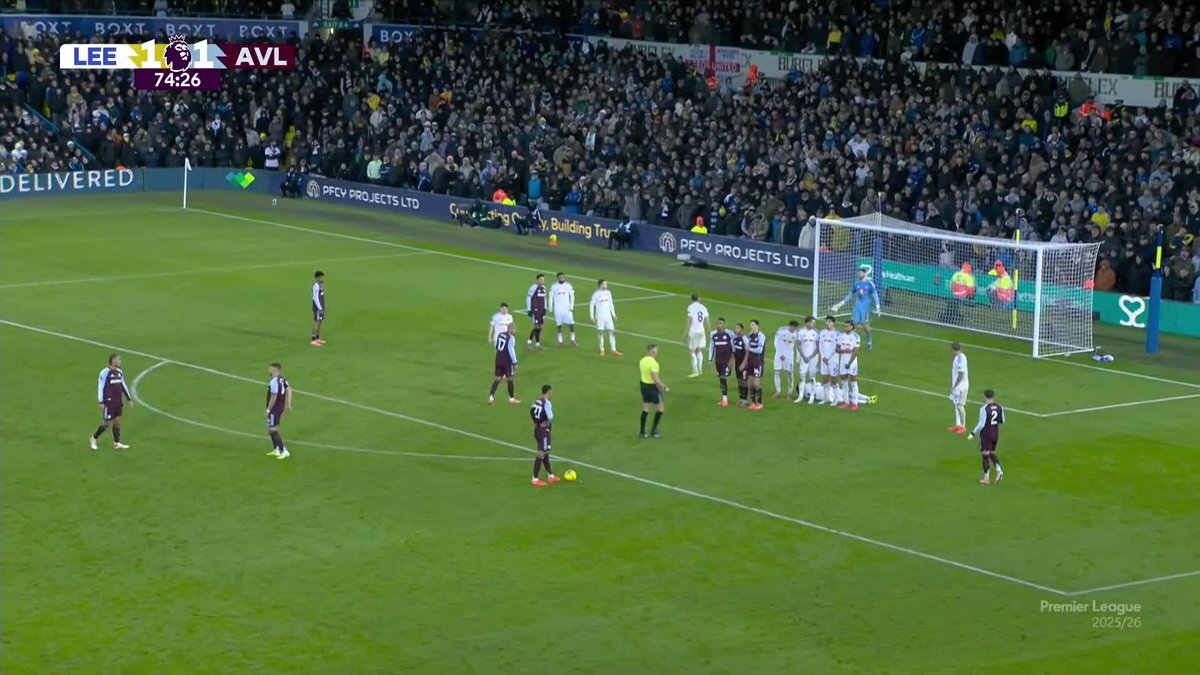 ロジャーズの芸術FK炸裂！アストン・ヴィラが逆転勝利