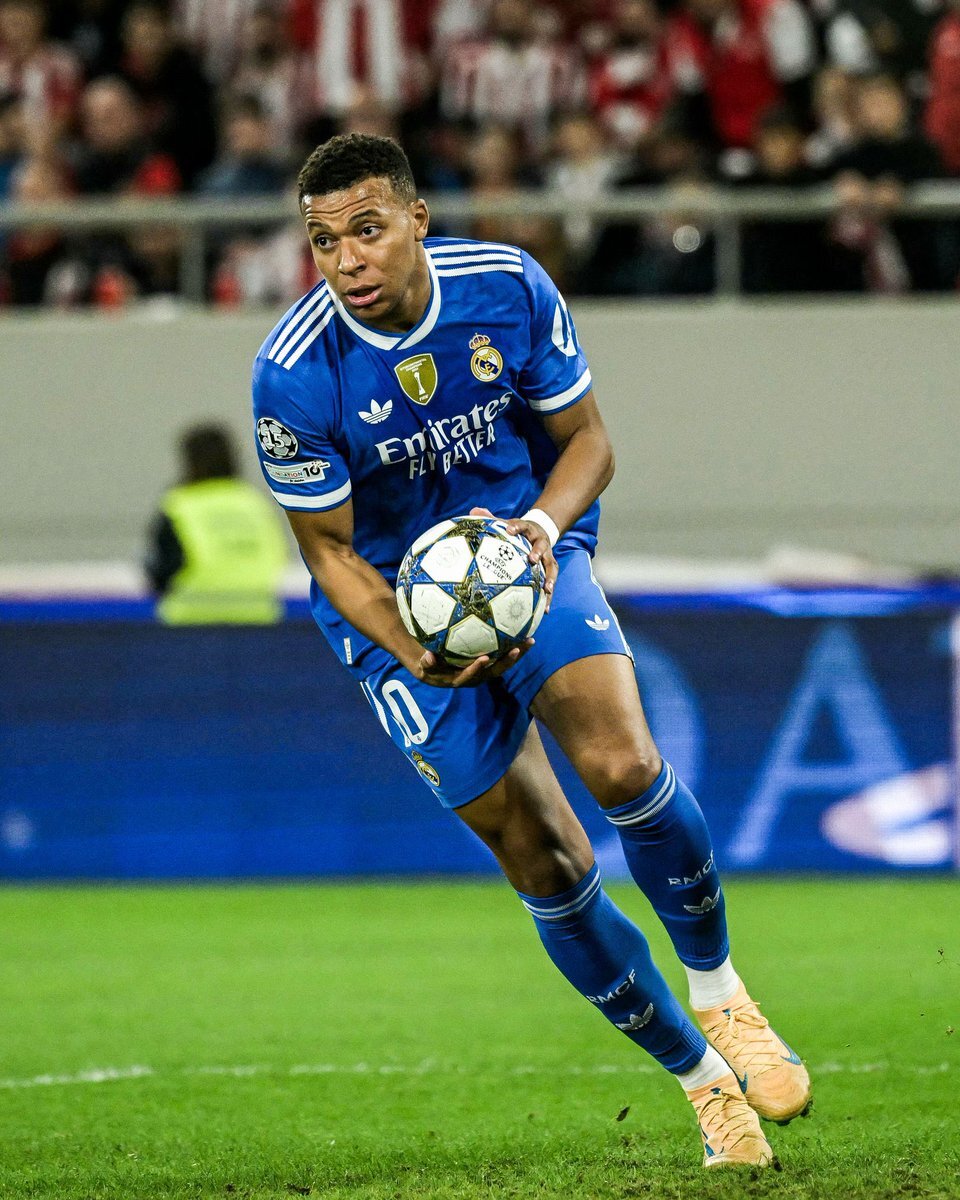 エンバペ、前半だけでハットトリック！ファン「まじで大エースすぎる」