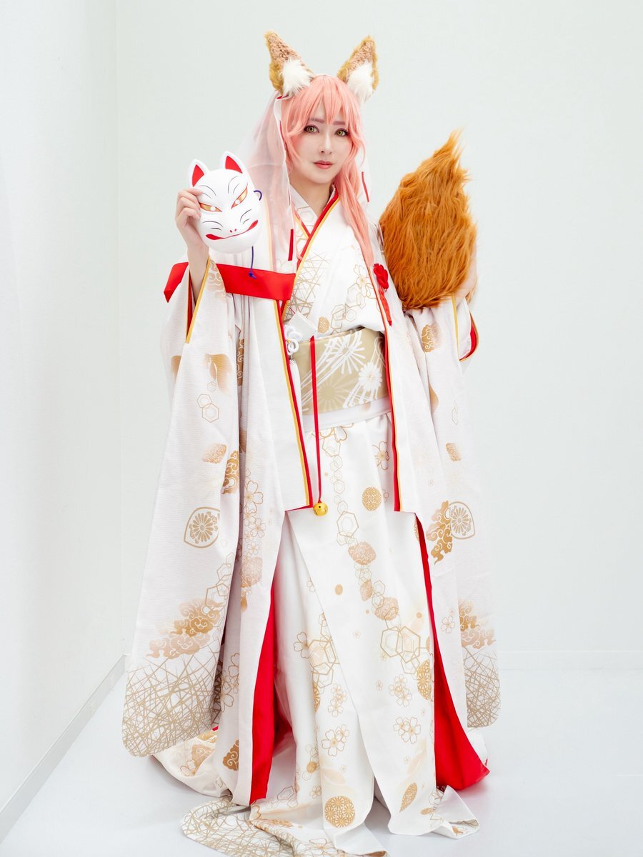 週末の始まりを祝うSNS投稿にファンも反応 