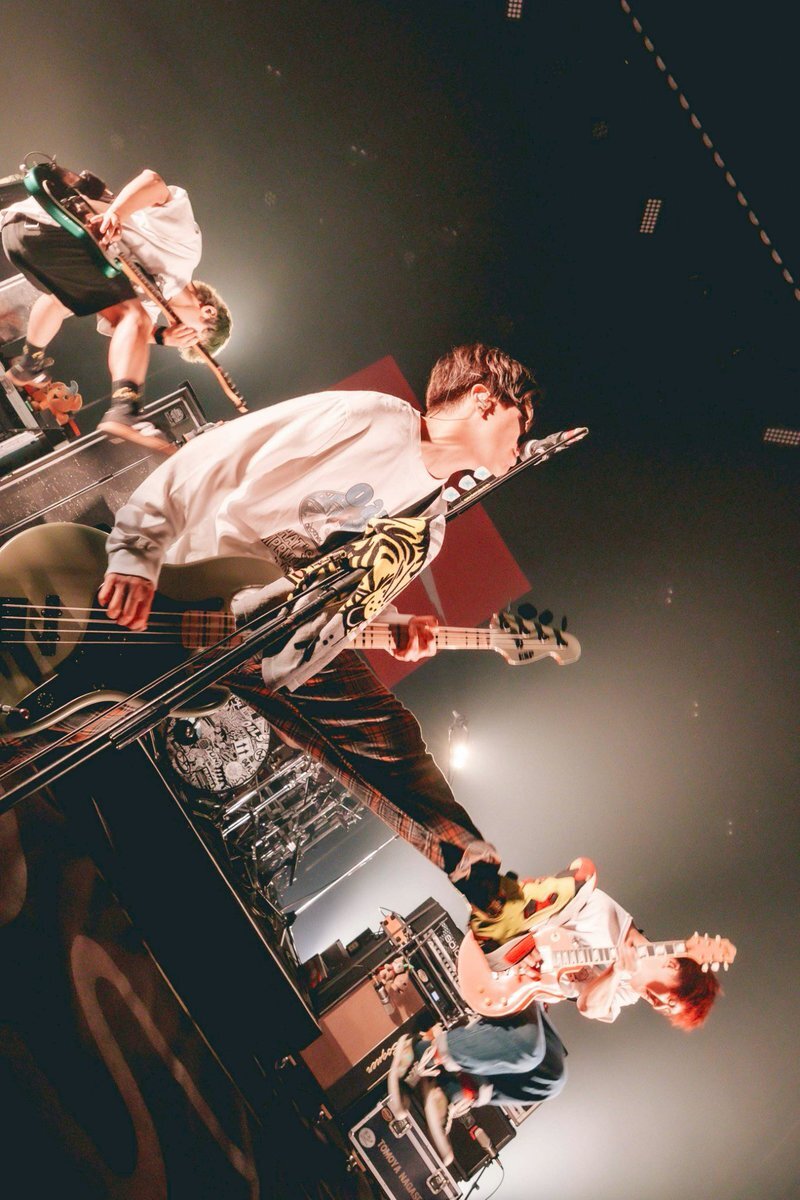 ミッドポイントvol.1、富山で3バンドによる熱狂的なライブ開催！