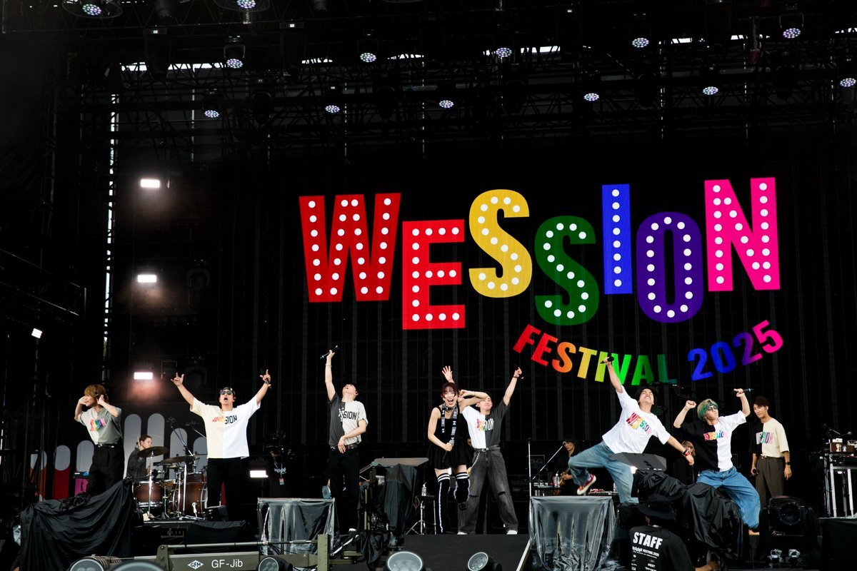 アイナ・ジ・エンド、ワンマンライブ「nukariari」でファンを熱狂！