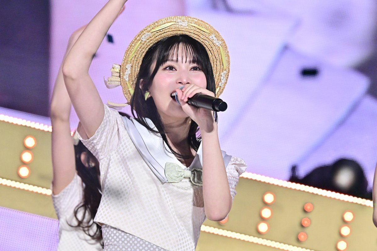 AKB48、武道館公演で19期生昇格＆21期研究生お披露目！