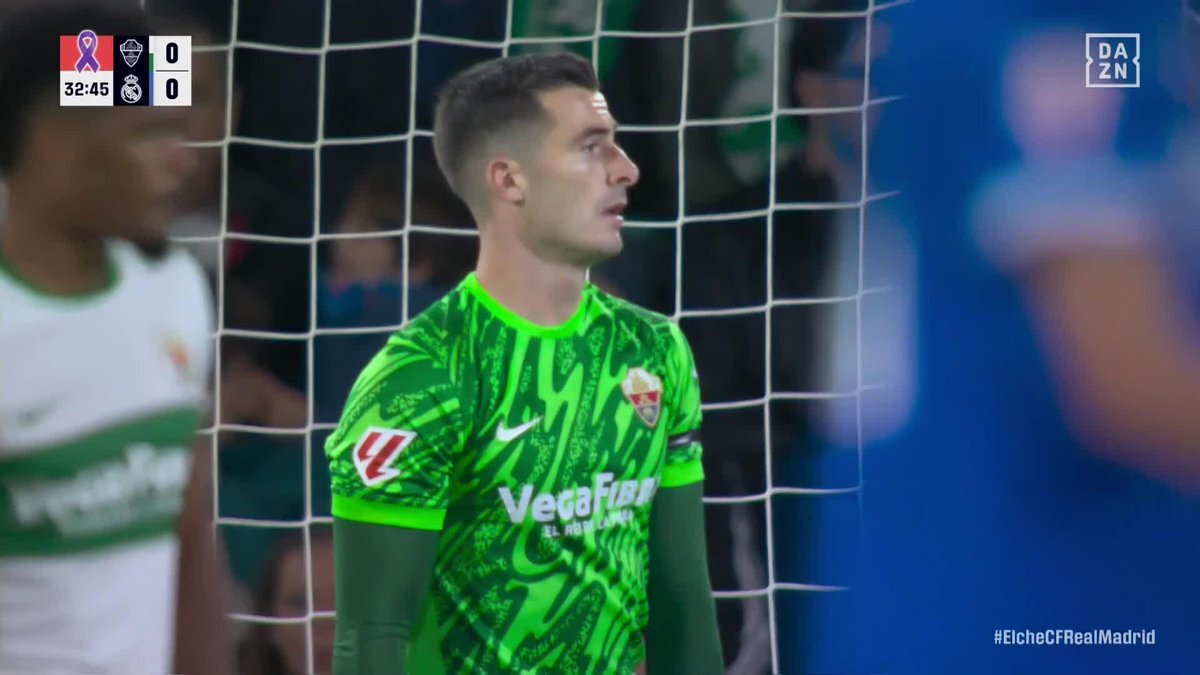 エルチェ・ペーニャ、レアル・マドリード戦で好セーブ連発！鼻血も止まらずMOMに
