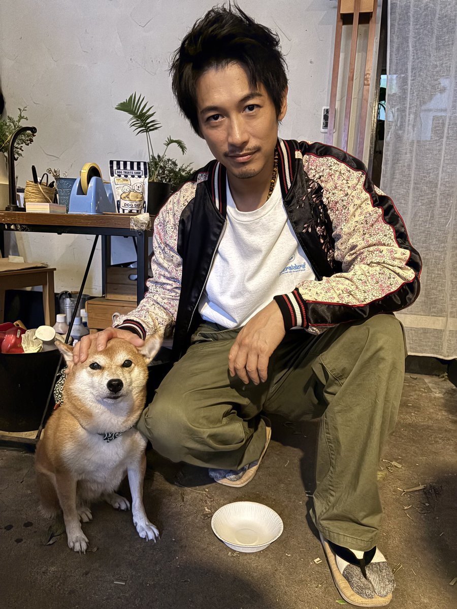 ✡ディーンフジオカ新聞　
岩田剛典新聞　
ドラマ「シャーロック」新聞テレビ欄 ディーン・フジオカ、現場に差し入れ→まさかの文字に「え〜！そんな