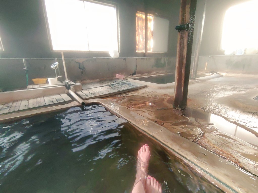 SNSで話題に「フレネミー」  経験談や対処法を語る人続出