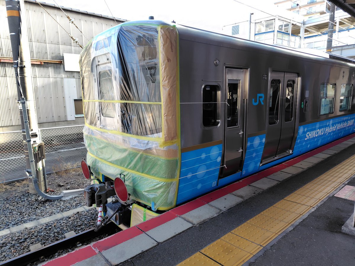JR四国3600系、甲種輸送でファン歓喜！ 