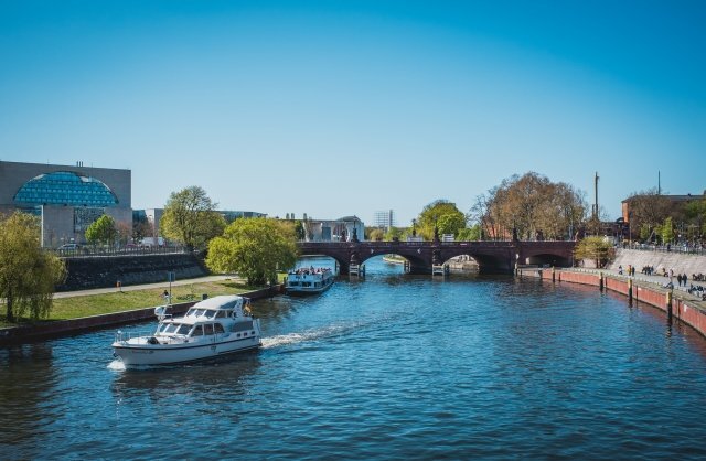 ベルリンの壁崩壊の日: 自由と平和を祝う